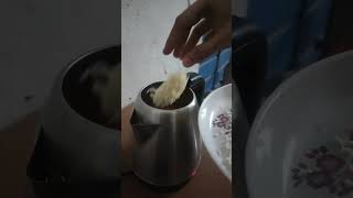 Hostel things ❣️kettle lo yippee 🤤😍 #viral #college #youtubeshorts #hostel #noodlesrecipe #bachelor