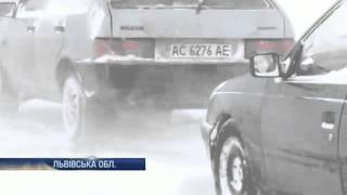 Ветер оставил без света 85 населенных пунктов на Льво...