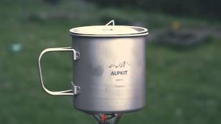 Alpkit MytiMug 650 titanium and Kraku gas canister stove