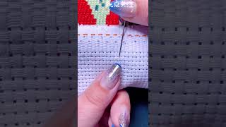 cross stitch 如何分辨十字繡大格四股線和中格三股線，你學會了嗎？還有那些有關十字繡不懂的問題，評論區告訴我 手工