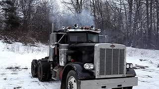 1970 Peterbilt 359 290 Cummins Idling in the cold