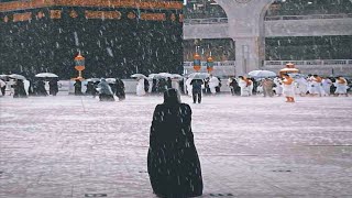 Rainfall in the Kaaba shrine, Mecca, Saudi Arabia. Rain in Makkah 2021 / #shorts