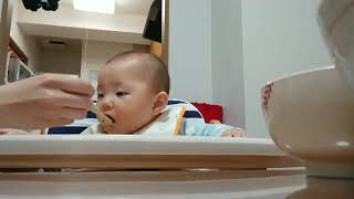 Cute baby sleeping and eating 食べながら睡魔と戦う赤ちゃん