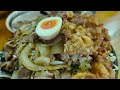 a ramen restaurant loved by many massive amounts of fried chicken are very popular