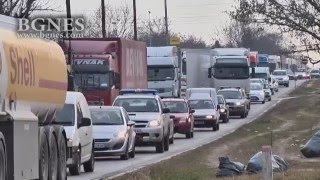 Нов срив в системата, километрични опашки по ГКПП-тата