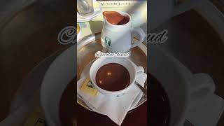 【Paris】Café Les deux Magots☕️パリのカフェ”レ・ドゥーマゴ”で週末ランチ🇫🇷Emily in Parisロケ地＃shorts