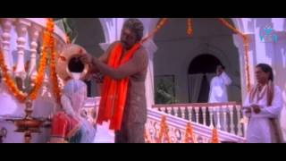 Telangana Shakuntala yelling her son - Mahesh Babu Movie Okkadu - Bhumika