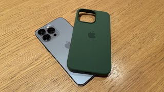 iPhone 13 Pro Max 天峰藍搭配 Apple 原廠官方三葉草色 ( 綠色 ) 矽膠保護殼如何?