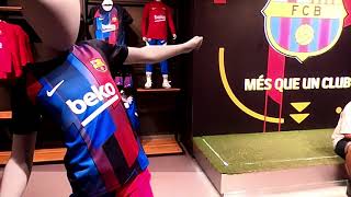 متجر نادي برشلونة بالكامبنو يحذف اسم ميسي || la tienda oficial del barça borra el nombre de messi