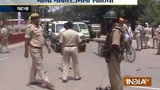 Protesting Contractual Teachers Lathi-charged in Patna - India TV