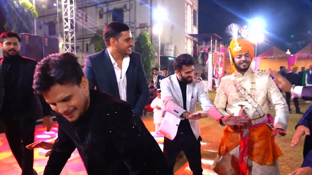 Banna Jad Chale | Groom Dance & Super Entry! @RKDJEvents - YouTube