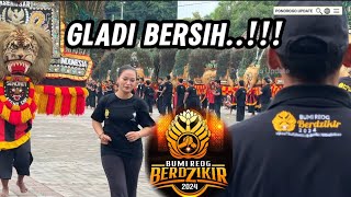 Suasana Gladi Resik Acara Bumi Reog Berdzikir 2024 di Aloon - Aloon Ponorogo