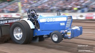 Light Super Stock Tractors Pulling in Ellsworth, WI - Truck \u0026 Tractor Pulling 2022