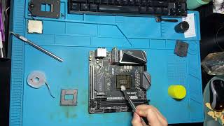 好久没拍视频了，来个轻松的吧，更换9代主板CPU座子 Desktop Motherboard Intel CPU Processor Socket Replacement