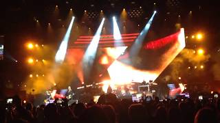 "It's So Easy" and "Mr. Brownstone" Guns N' Roses Live at Staples Center in LA 11/24/2017