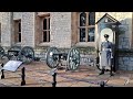 disrespectful tourist told off. theses are real soldiers 17 november 2022 toweroflondon