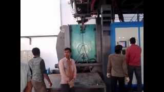 HDPE extrusion blow molding tank.mp4