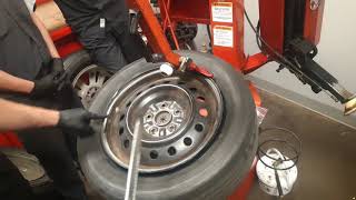 How to mount and dismount tires using hunter tc350