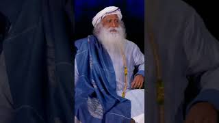 ప్రాణాలను పణంగా పెట్టే సైనికుడు #sadhguru #telugu #success #motivation #spiritual