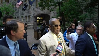 Cosby Arrives for Jury Selection