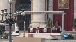 Papa Francesco: «Affidiamo il nostro fratello alle mani del Signore»