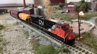 Reviewing KATO’s N Scale CN GE ES44AC