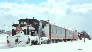 津軽鉄道のストーブ列車　津軽飯詰発車