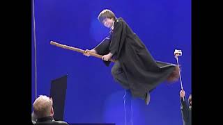 Behind the scenes : Harry flies on his wizard's broom (Harry Potter and the Philosopher's Stone)