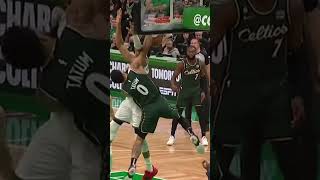 Jayson Tatum Absolutely Posterizes Giannis Antetokounmpo 😳🔥 #trending #shorts #viral #NBA #tiktok