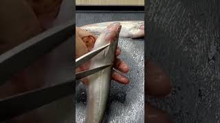 পাবদা মাছ কাটার পদ্ধতি। Pabda Fish Cutting With ✂️ Scissor #shorts #afroza jahan #fish cutting