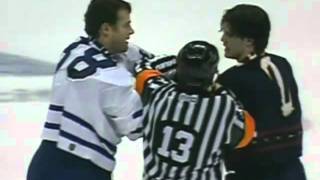 Hockeyfighters.cz  Tie Domi vs Eric Boulton Oct 14, 2005.wmv