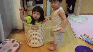 李妍葶3歲-李鈞豪1歲一起玩樂-2017年6月28日