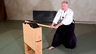 TANREN UCHI: Bokken strikes practice - 鍛錬打ち - Aikido Virtual Dojo