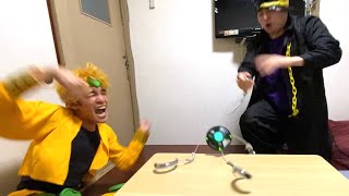 ビリビリゲームする承太郎とDIO