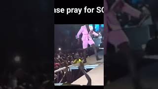 Shocking footage shows Somizi falling off stage