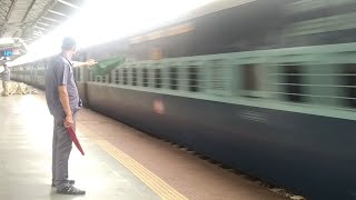 Diesel Offlink!!CSMT Nagercoil Express with WDP4D!!! Skipping at Mps