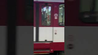 U79 Frauen Bahn Abfahrt Hauptbahnhof #gulesialt #stadtbahn #düsseldorf