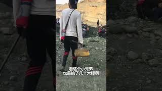 翡翠賭石實戰:这才是翡翠原石真正最初的样子！请珍惜手里所拥有的翡翠！微信WeChat：MDFCJDS02  LINE:MDFCZDS #shorts#翡翠#賭石#玉石#翡翠原石#翡翠賭石