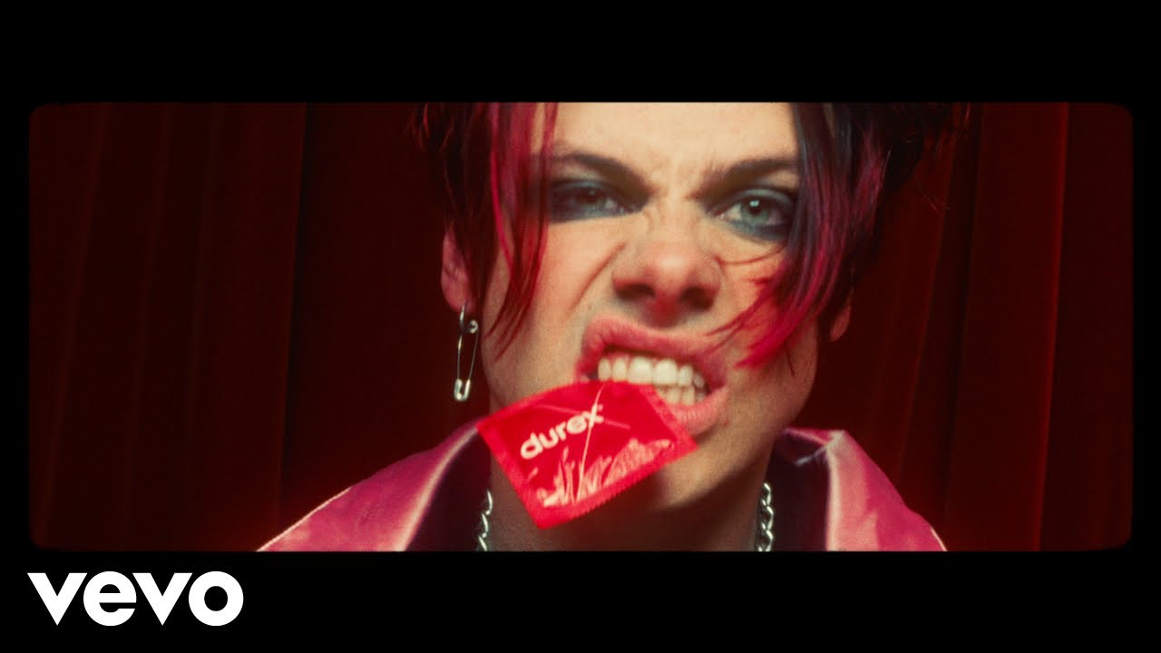 Yungblud Tissues Official Video Chords Chordify
