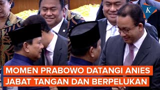 Momen Prabowo Jabat Tangan dan Peluk Anies Baswedan Usai Pelantikan Presiden