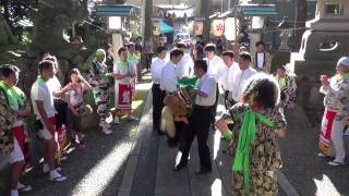 2014.9.13 島町秋祭り　お祓い後の神社での獅子舞