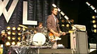 White Lies - Taxidermy (Glastonbury 26-6-2009)