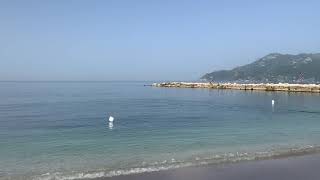 Salerno: mare cristallino nello specchio d’acqua antistante il Lido Colombo