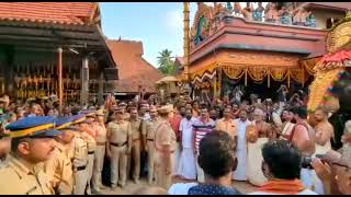 Royal Salute By Kerala Police 🔥Haripad Temple 😍 Subscribe❤️#shorts #short #viral #kerala #video