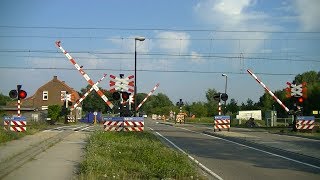 Spoorwegovergang Linne // Dutch railroad crossing