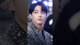 언제나 좋은 것만 보여주고 내어주고 싶은 아미바라기님 🐰 당신 참 감사한 사람 💜 #jungkook #bts #foreverwithyou #todayshow #golden