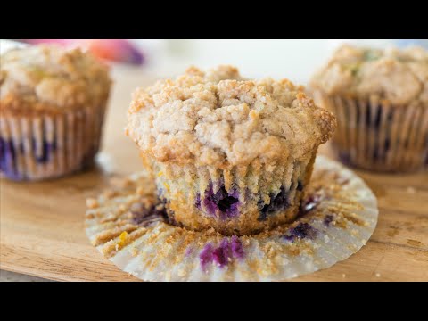 BLUEBERRY MUFFINS WITH CRUMB TOPPING - Brunch Recipe BLUEBERRY MUFFINS WITH CRUMB TOPPING - Brunch Recipe