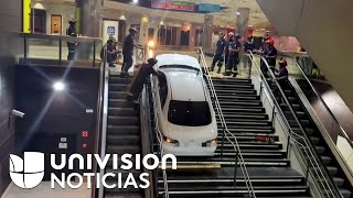 Un conductor intoxicado roba un auto y queda atascado en las escaleras de una estación de metro
