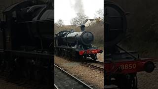 GWR 3850 runs around its train at Leicester North 1/2/25