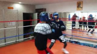 복싱 스파링 중학생 탑크래스급 스파링 사우스포 뒷손 카운터 연속 작렬^^. Boxing parring